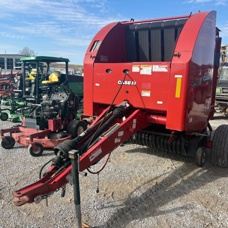 #30713 • 2016 CASE RB455A ROUND BALER