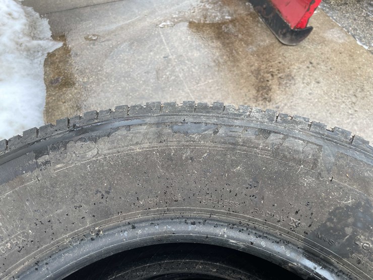 #2074-•-(4)-tires-(o3)-image-4