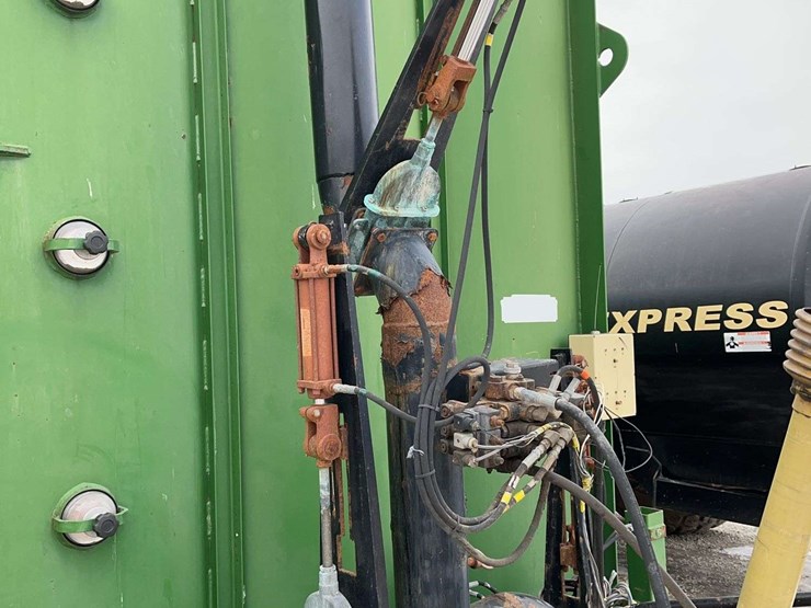 balzer-frac-tank,-21,000-gallons,-computer-hydraulic-control-box,-1-owner,-always-washed,-good-shape-image-4