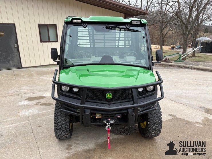2023-john-deere-gator-image-2