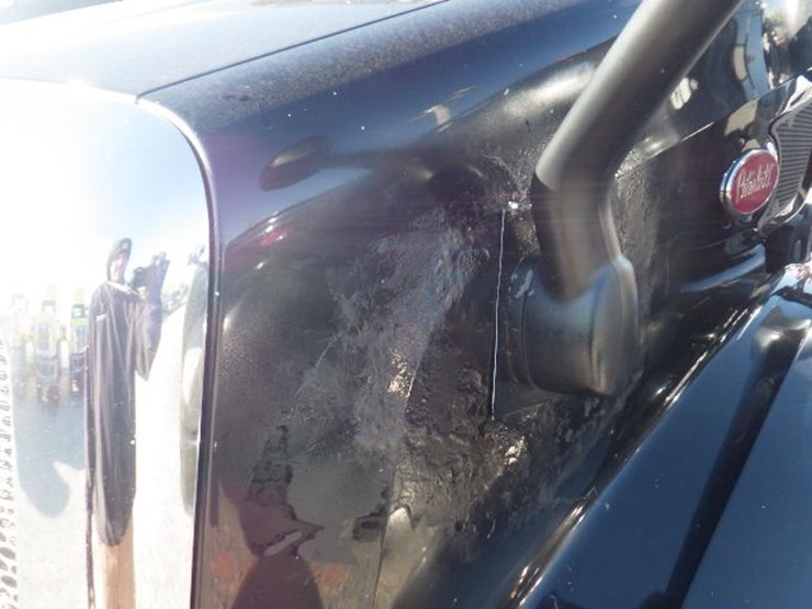 2017-peterbilt-587-image-6