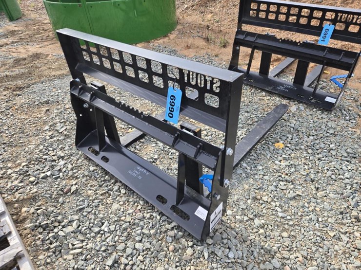 #6002-•-unused-48"-stout-skid-steer-pallet-forks-image-3