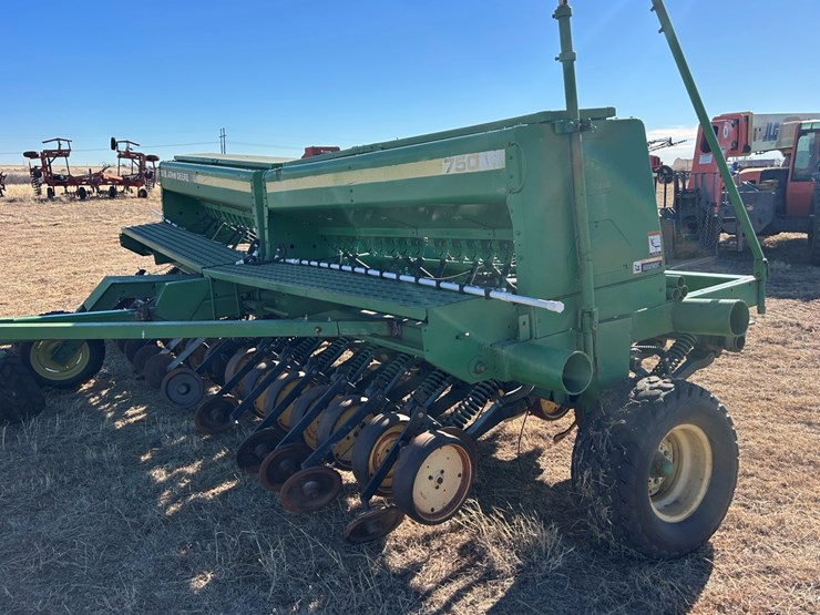 john-deere-750-image-10