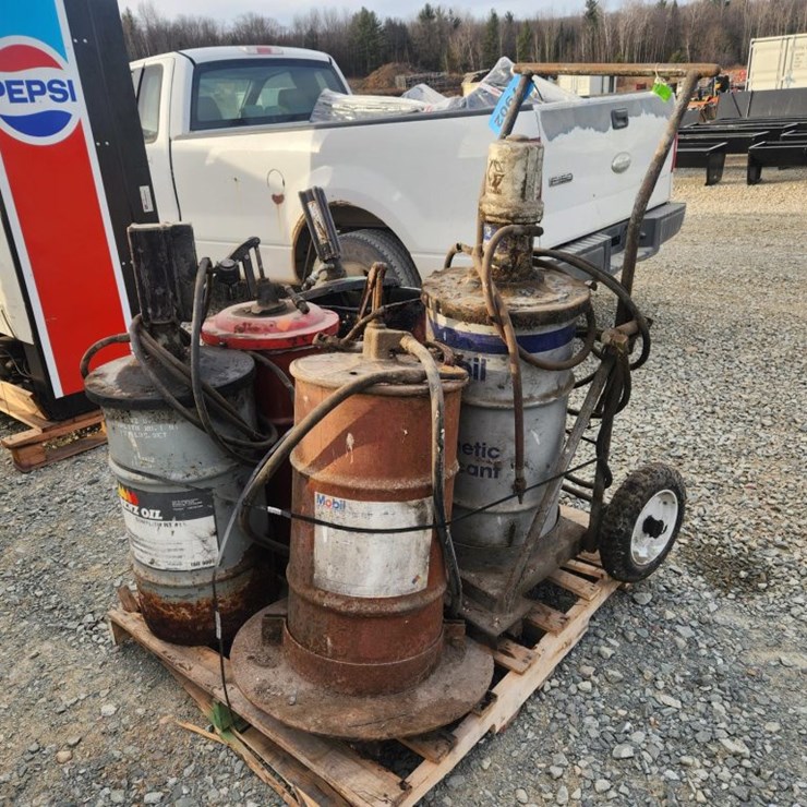 #6016 • (5) Grease Pumps