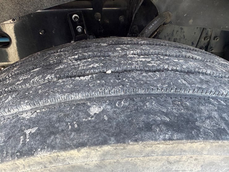 2016-mack-pinnacle-cxu613-image-3