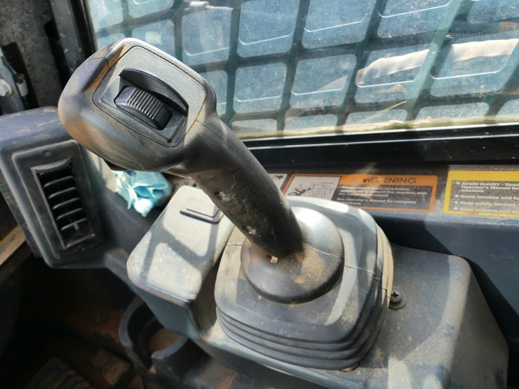 2023-deere-325g-image-14