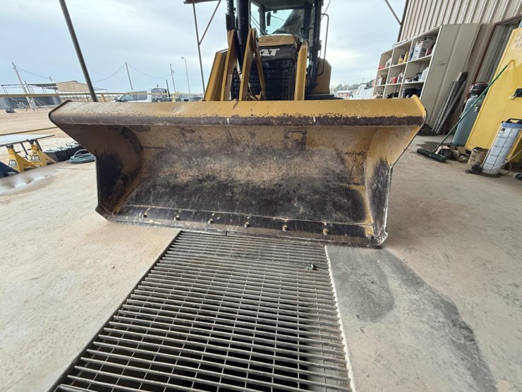 2018-caterpillar-420f2-image-15