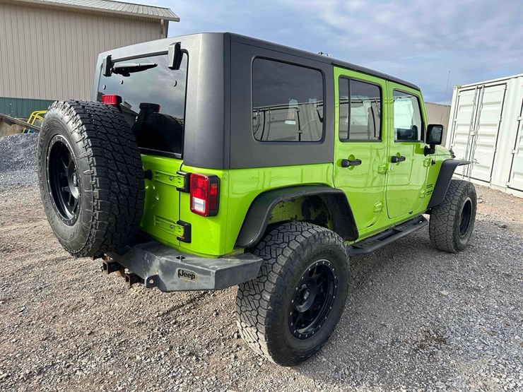 2013-jeep-wrangler-sport-image-9