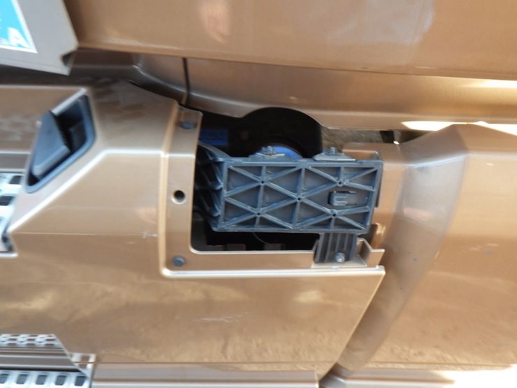 2022-volvo-vnl-760-image-19