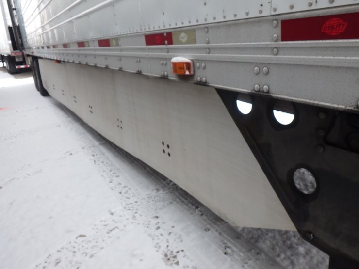 2011-utility-3000r-image-6