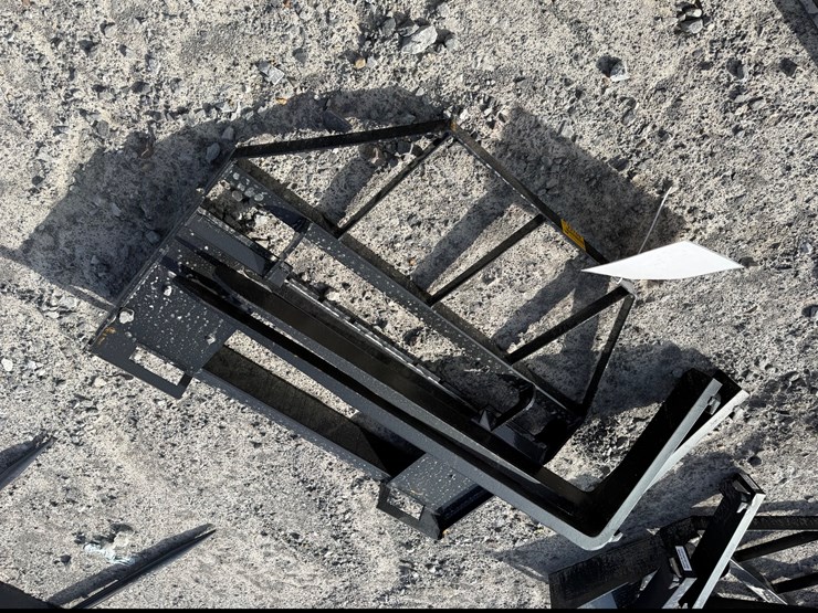 #22769-•-unused-mower-king-sa-48"-skid-steer-forks-image-1