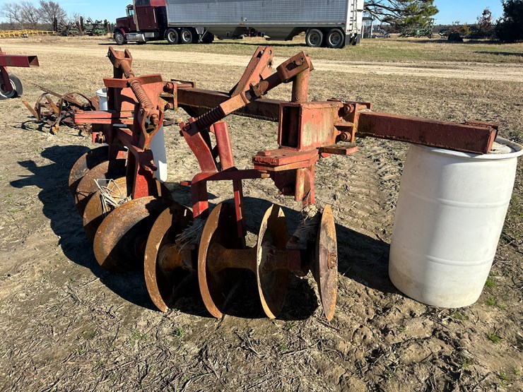 #35268-•-levee-plow-image-3