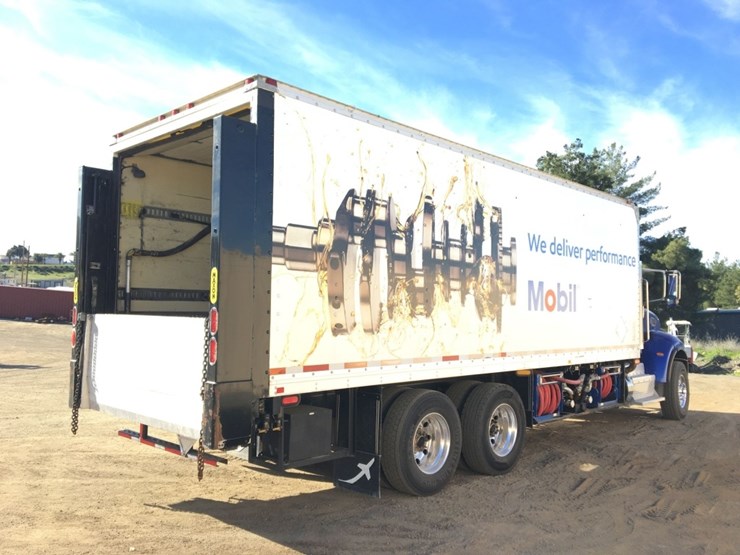 2012-peterbilt-382-image-3