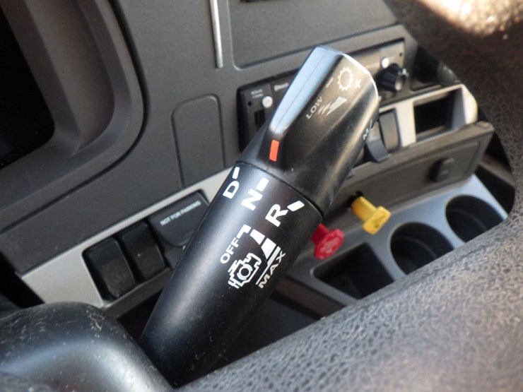 2024-kenworth-t680-image-16