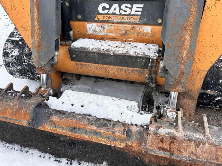 2021-case-tv450b-image-9