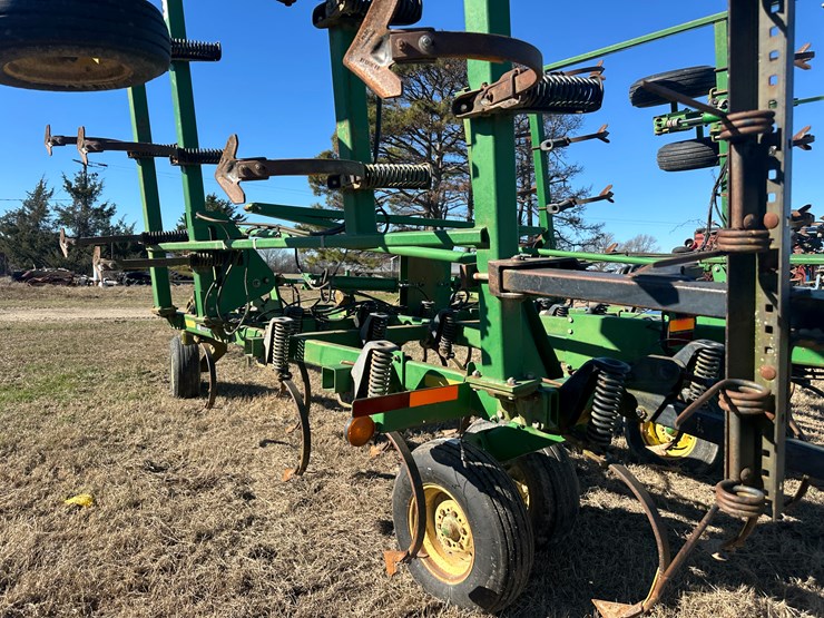 john-deere-27-image-30