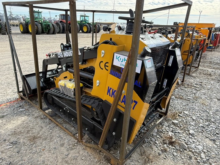 #77-•-unused-cfg-kkta27-stand-on-tracked-loader-kkta272025l110878-inv#-35713-image-6