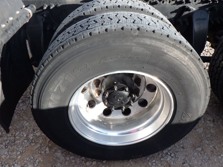 2017-freightliner-cascadia-125-image-16