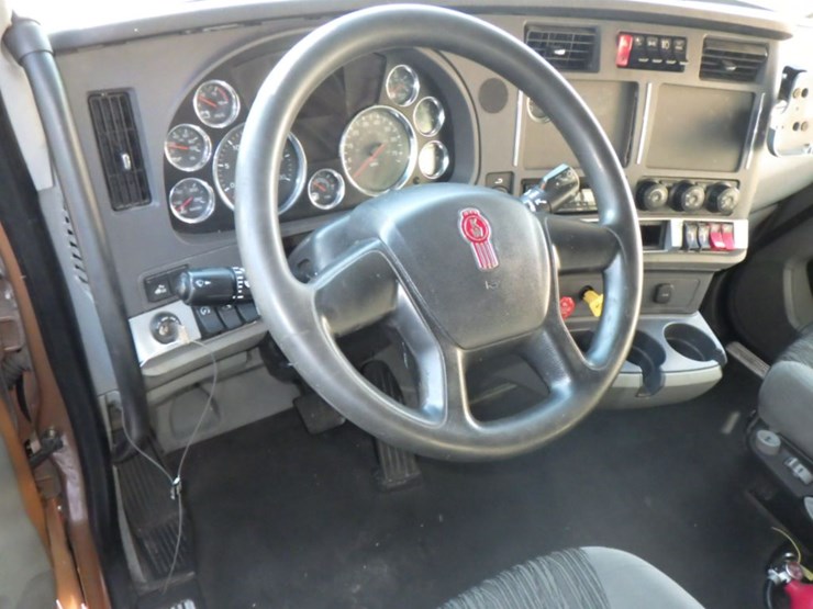 2022-kenworth-t680-image-20