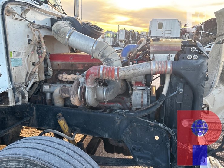 2009-peterbilt-386-image-8