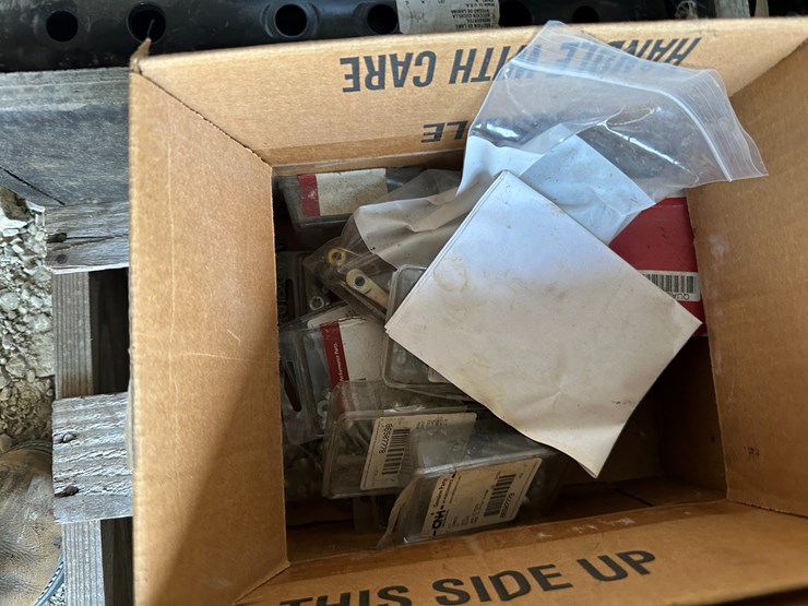 #35890-•-lot-of-bearings,-combine-parts,-&-header-parts-image-5