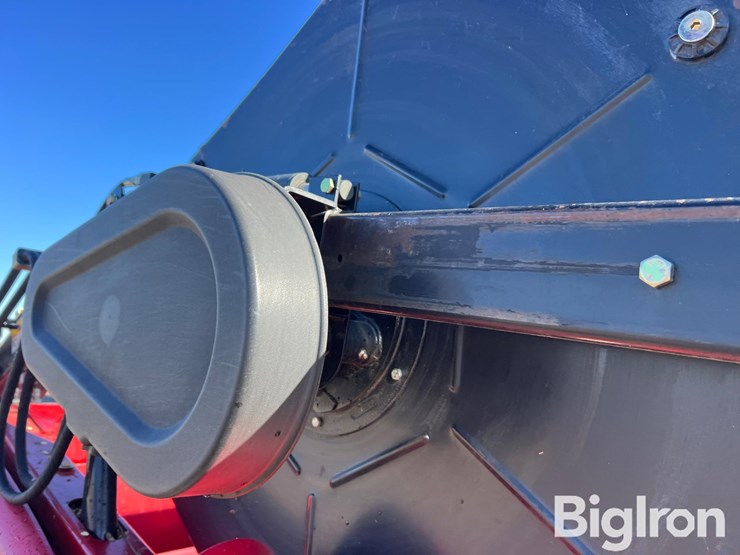 2011-case-ih-3020-image-19