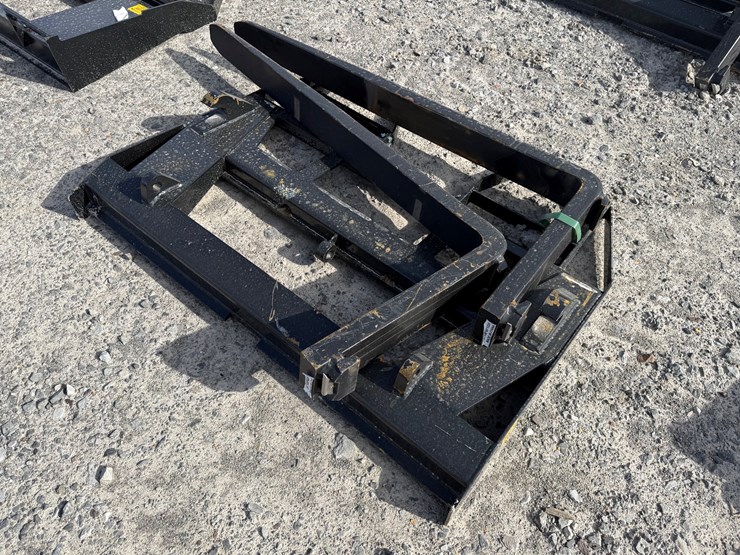 #22782-•-unused-agt-isocpf48-6600-ff-48"-wheel-loader-forks-image-4