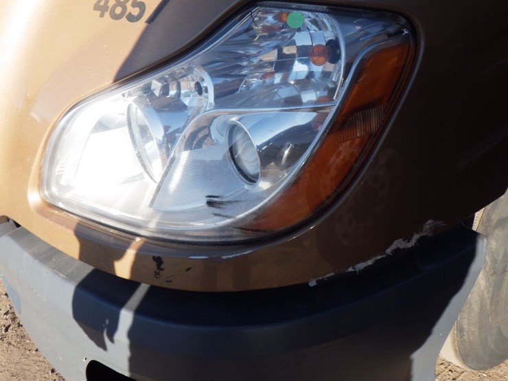 2022-kenworth-t680-image-3