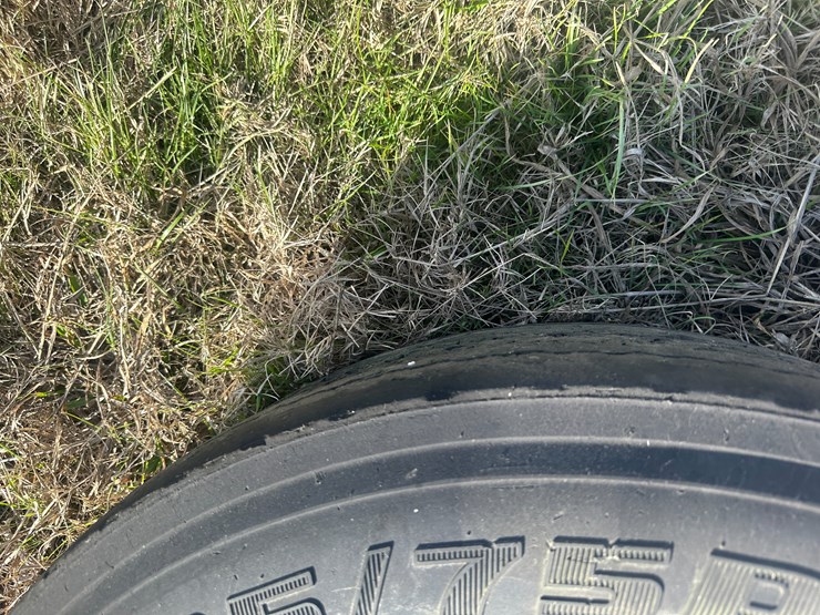 #36278-•-lot-of-(2)-295/75r22.5-tires-&-rims-image-7