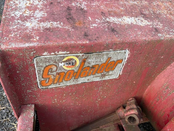 mckee-snowblower-image-3