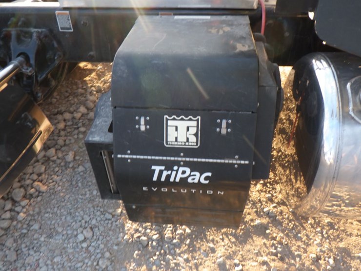 2023-peterbilt-389-image-6