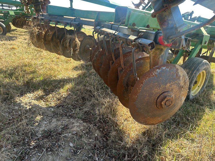 john-deere-27-image-17