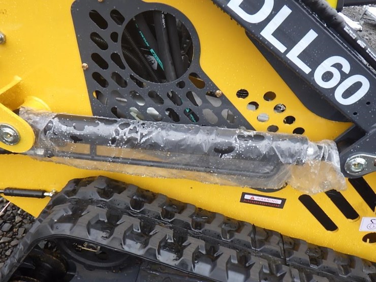 2025-sdlanch-sdll60-skid-steer-tracked-loader-image-7