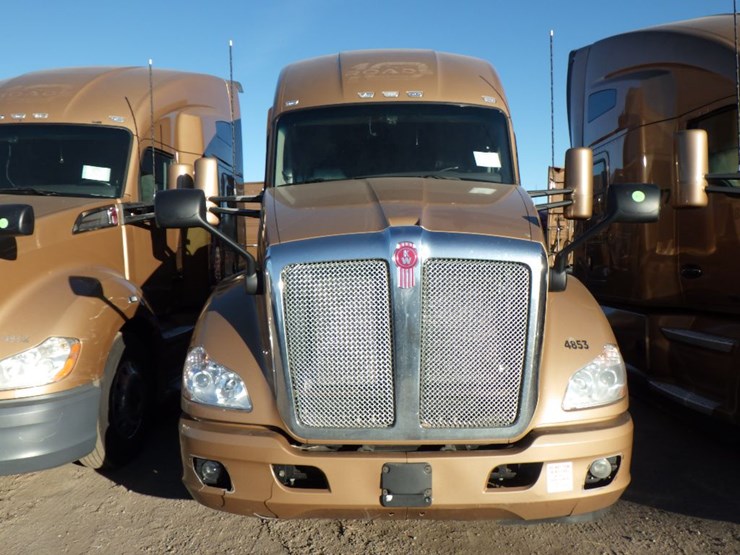 2022-kenworth-t680-image-3