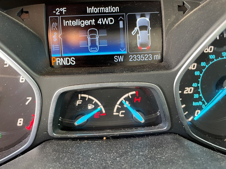 2014-ford-escape-titanium-image-35