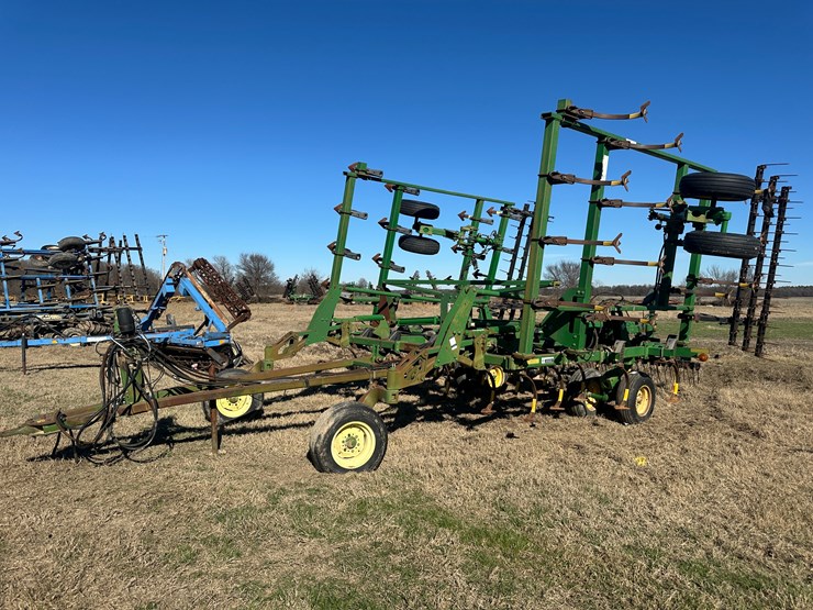 john-deere-27-image-1