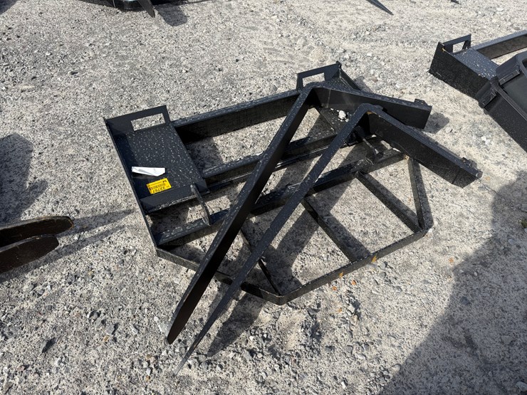 #22767-•-unused-mower-king-sa-48"-skid-steer-forks-image-5