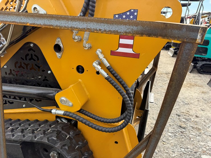 #83-•-unused-agt-mx-crt23-stand-on-tracked-loader-mxcrt232025j00636-inv#-35701-image-21