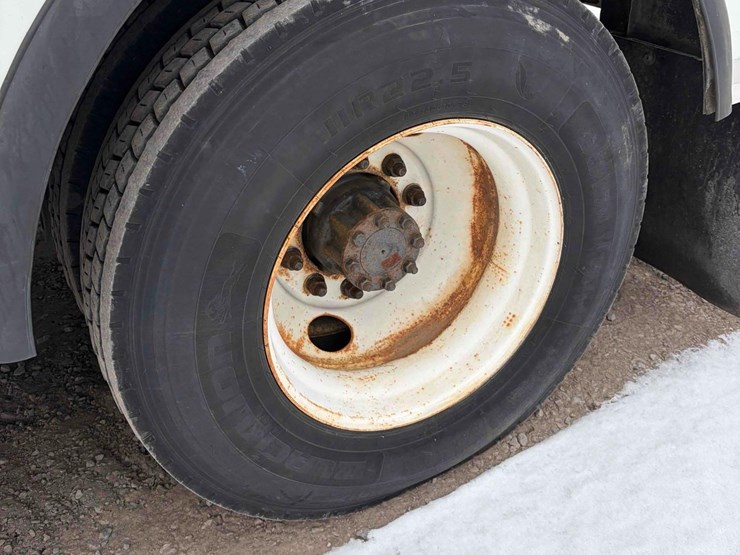 2011-international-digger-derrick-truck-image-13