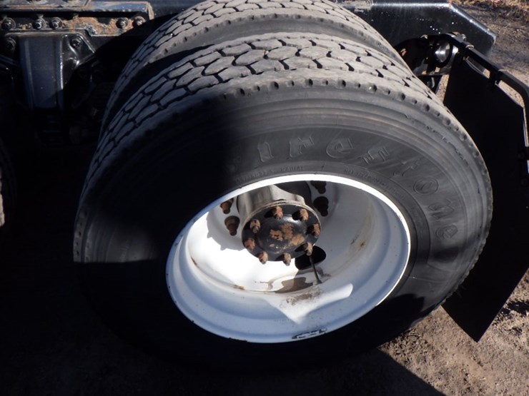 2016-kenworth-t680-image-15