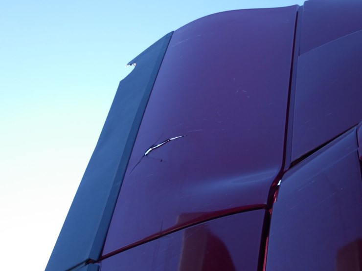 2021-volvo-vnl-300-image-7