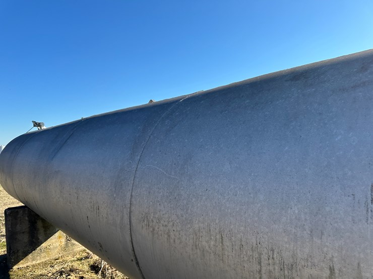 #35828-•-~3,700-gallon-fuel-tank-w/pump-image-7