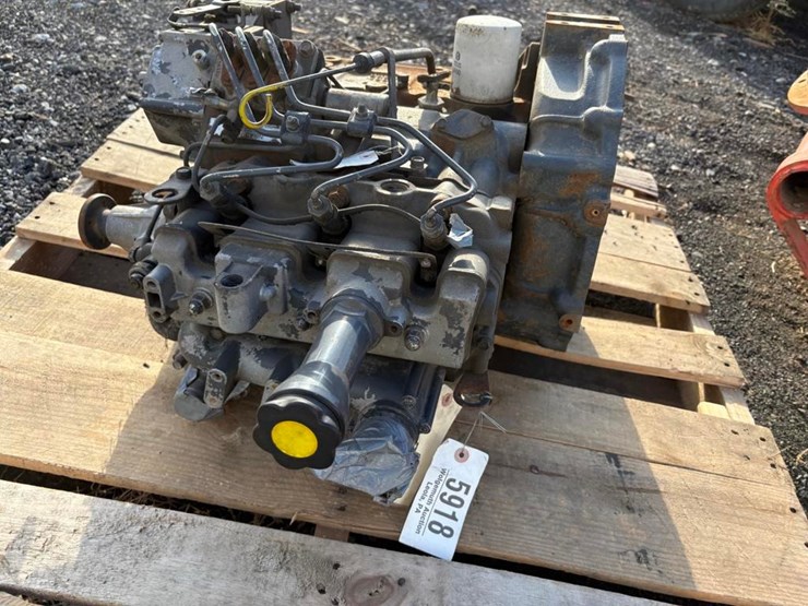 new-holland-l220-image-1