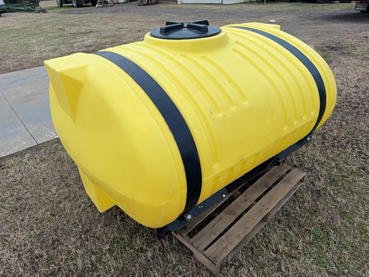 400-gallon-elliptical-tank-with-metal-straps-￼-image-18
