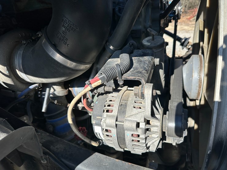 1998-volvo-vn-image-48