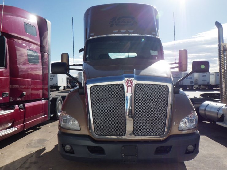 2022-kenworth-t680-image-4