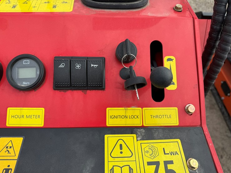 #92-•-unused-sdlool-sl380c-stand-on-tracked-loader-380j251001-inv#-36227-image-13