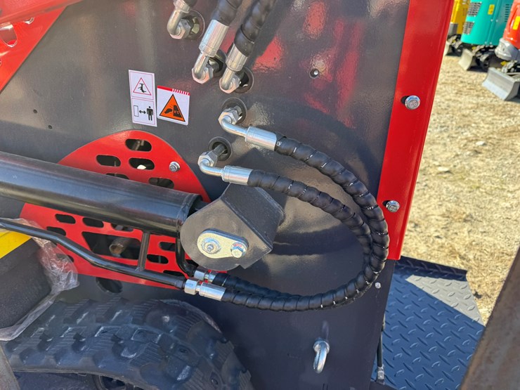 #22789-•-unused-agt-ysrt14-stand-on-tracked-loader-ysrt142025l102793-image-19