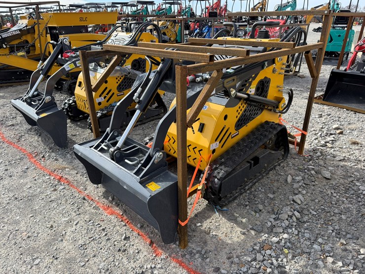 #86-•-unused-sdlanch-sdl60-stand-on-skid-steer-loader-a2510206378-inv#-35039-image-1