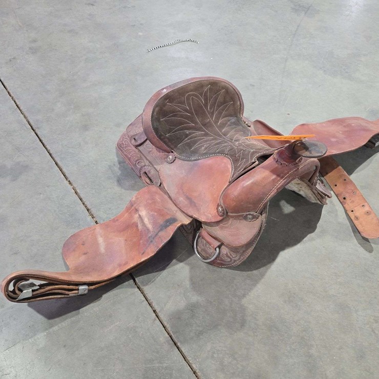 Roping Saddle